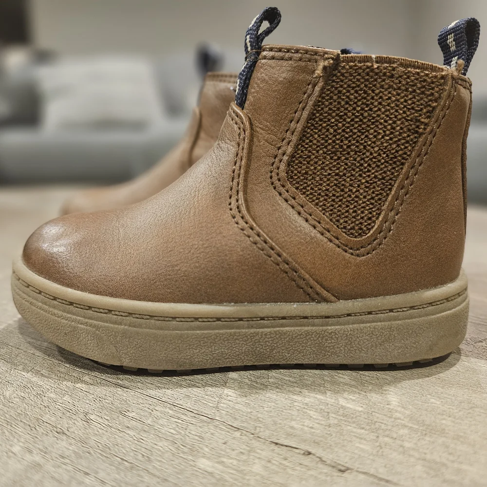 Cat and Jack Brown Chelsea Toddler Boots size 5.